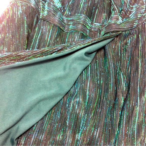 NWT Betsy & Adam Metallic Halter Gown 16W - Picture 13 of 13